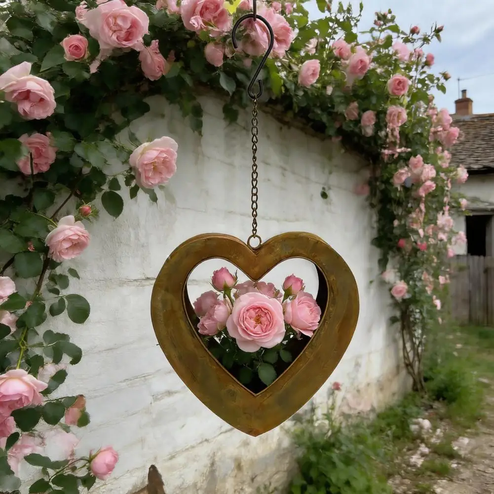 Rustic Heart Shaped Metal Hanging Planter Distressed Iron Hanging Flower Basket, Wall Mount Plant Holder for Outdoor Garden