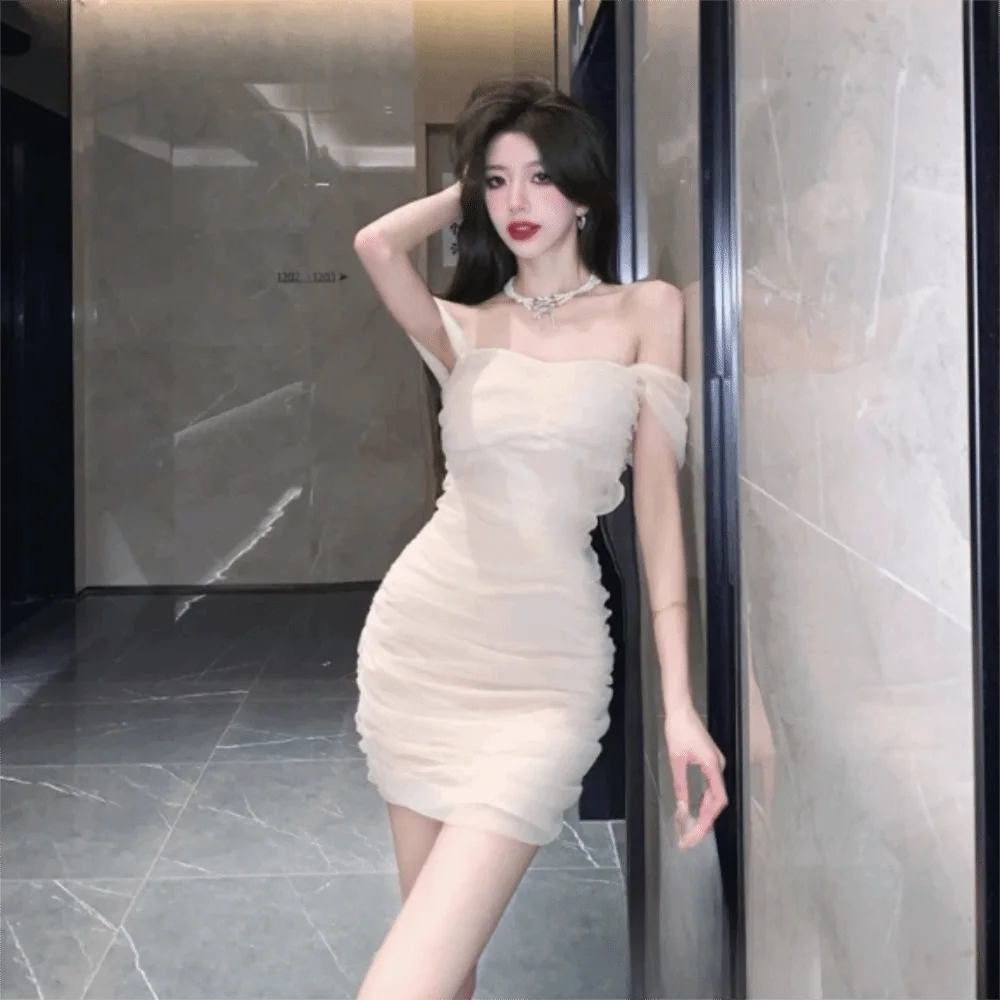 Falda corta adelgazante vestido de tirantes de malla ajustado estilo francés vestido de un hombro vestido de tubo superior moda mujer