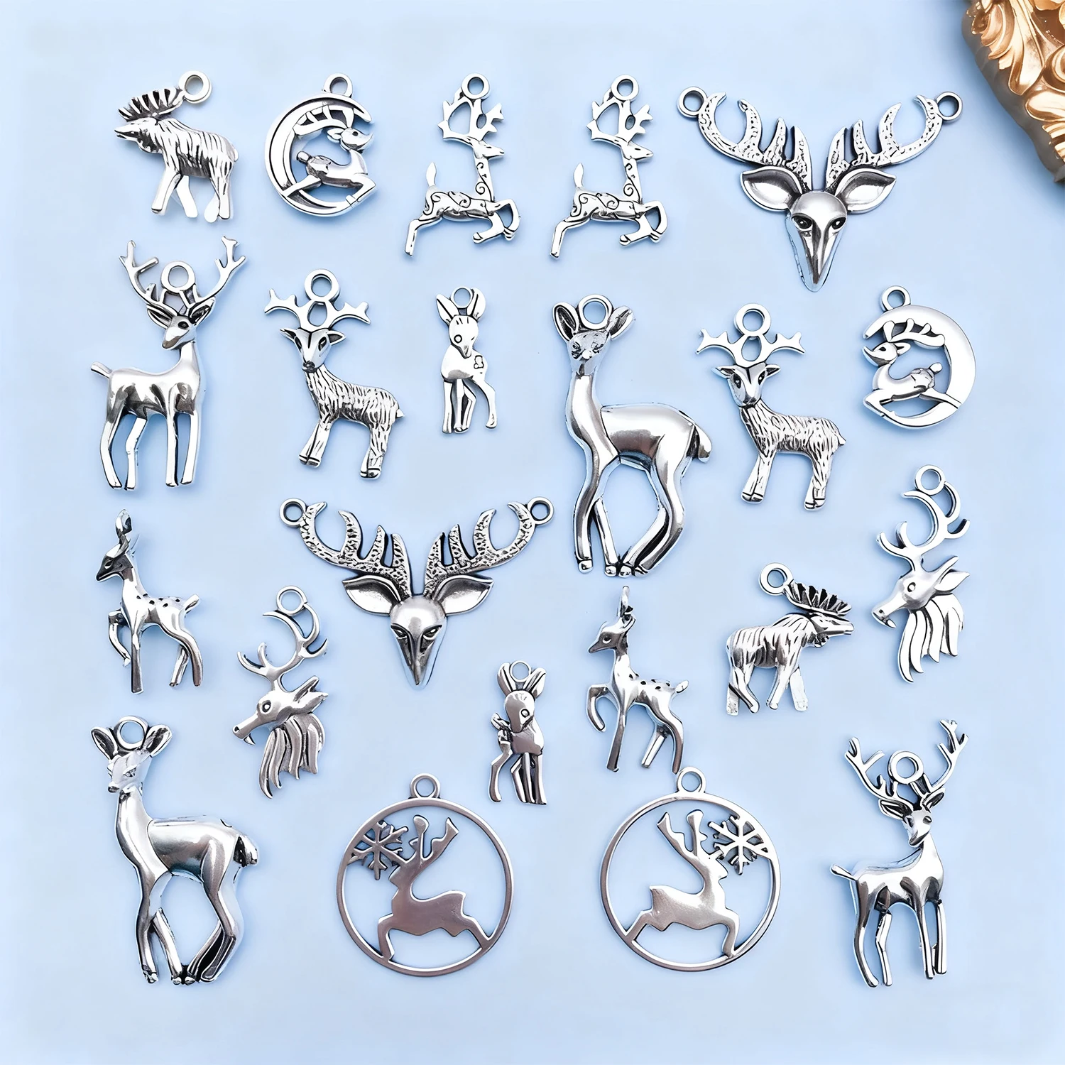 5/22pcs Antique Silver Christmas Reindeer Alloy Pendants - DIY Pendant, Keychain, Brooch Craft Charms for Jewelry Making.