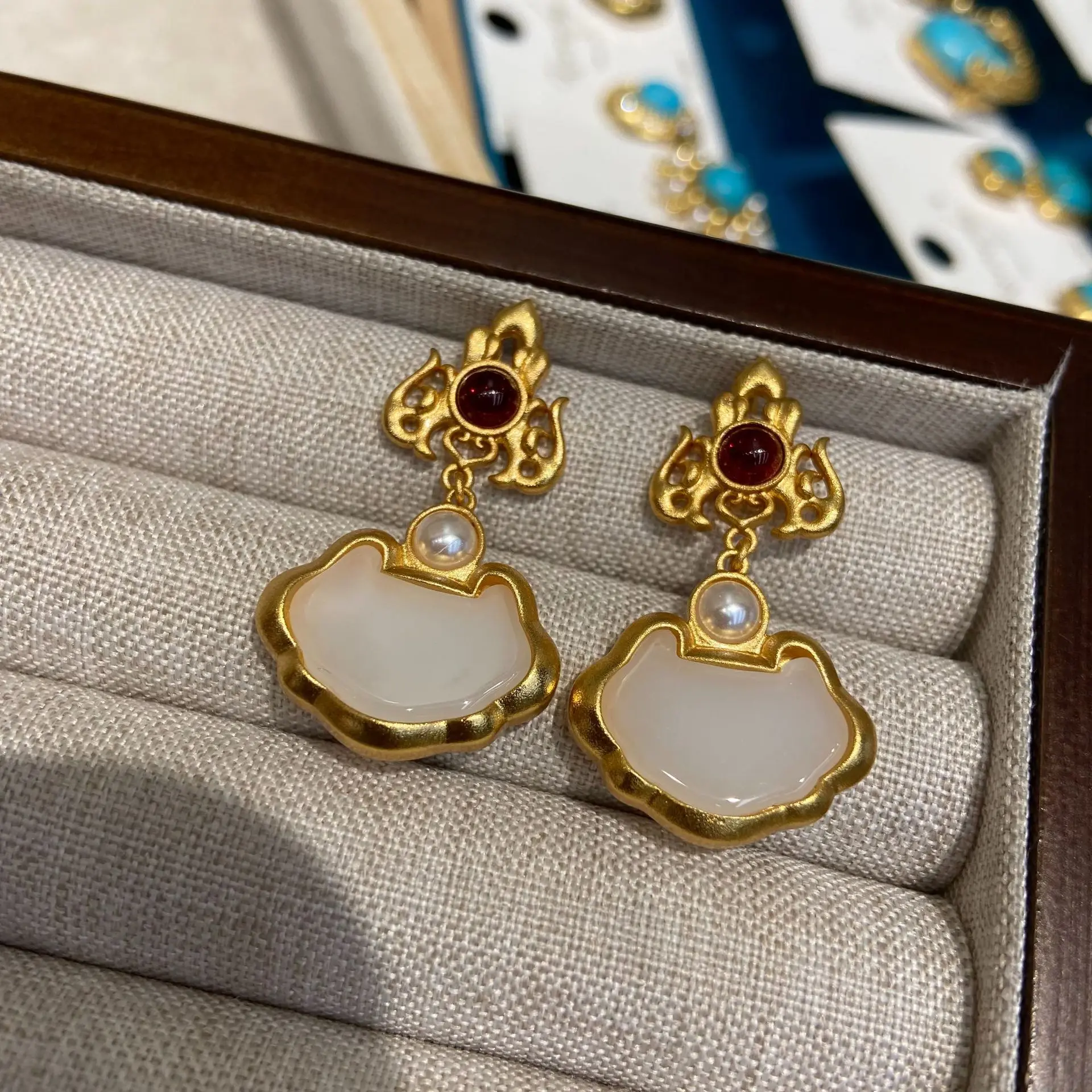 Women New Jade Ruyi Lock Gold-plated Earrings 2025