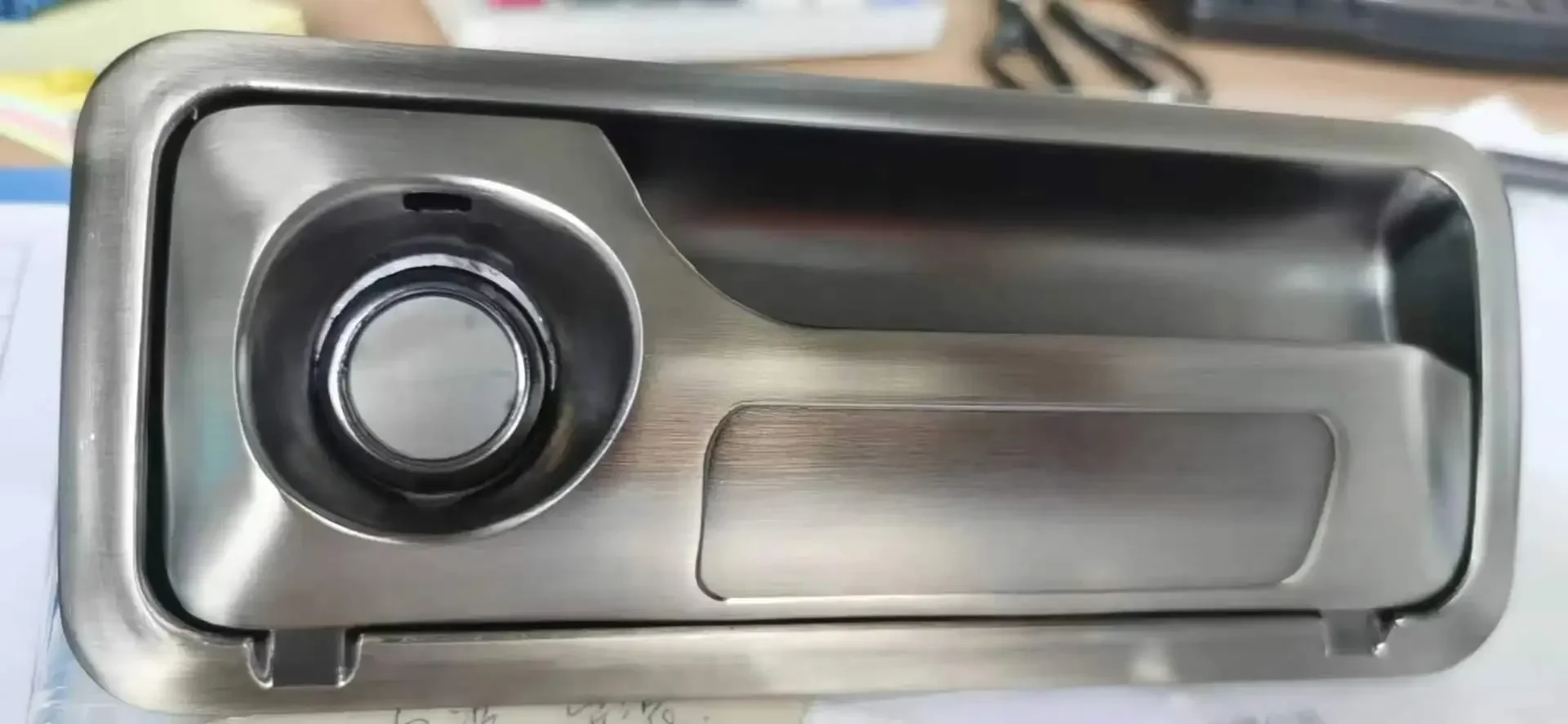 High Quality Manual Retractable Roller Lid Shutter hard aluminum Tonneau Cover for Nissan Navara NP300 Frontier modification