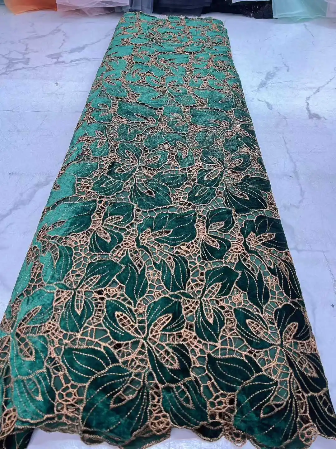 나이지리아 벨벳 레이스 원단 2025 고품질 5야드 아프리카 레이스 원단 여성 웨딩 드레스 재봉용 나이지리아 레이스