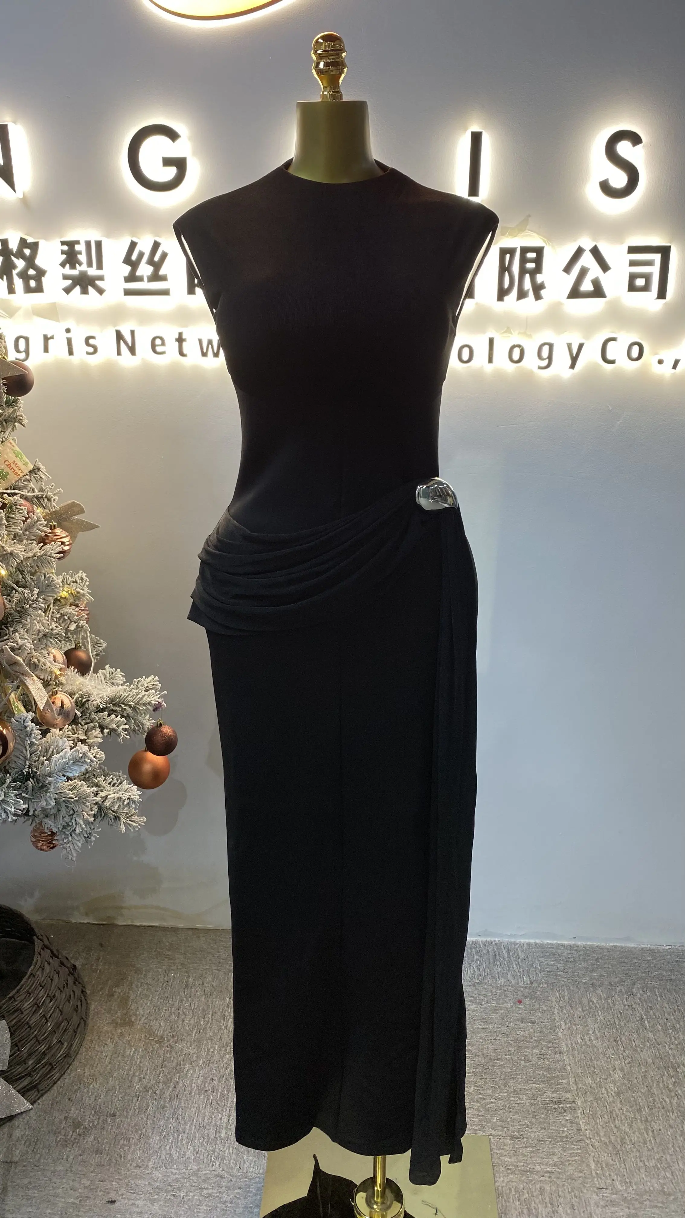 

Classic, beautiful, mature women's short-sleeved cute black sexy dress-GZXX113