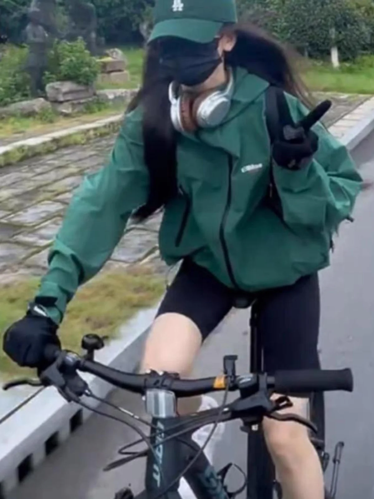 

Outdoor Women's Windproof Waterproof Hooded Climbing Suit Jaet Coat een Workwear Spring Autumn Seasonal Faion Commute