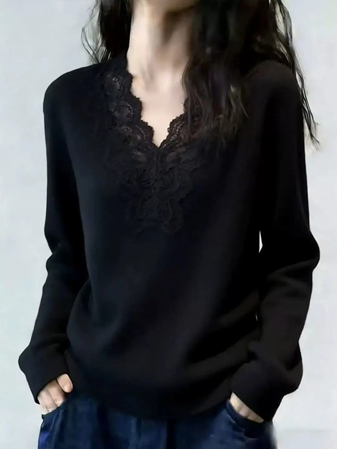 Elegant Lace Splice Long Sleeve Base Shirt Unique Autumn Fashion Top Casual Style Universal Fit Standard Version V-Neck T-Shirt