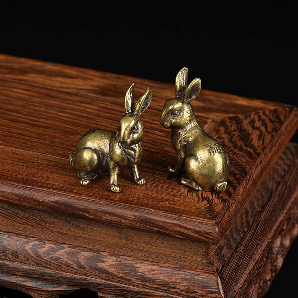 

2pcs Household Rabbit Modeling Statue Lovely Brass Rabbit Ornament Desktop Car Decor Retro Spring Festival Tabletop Decoration