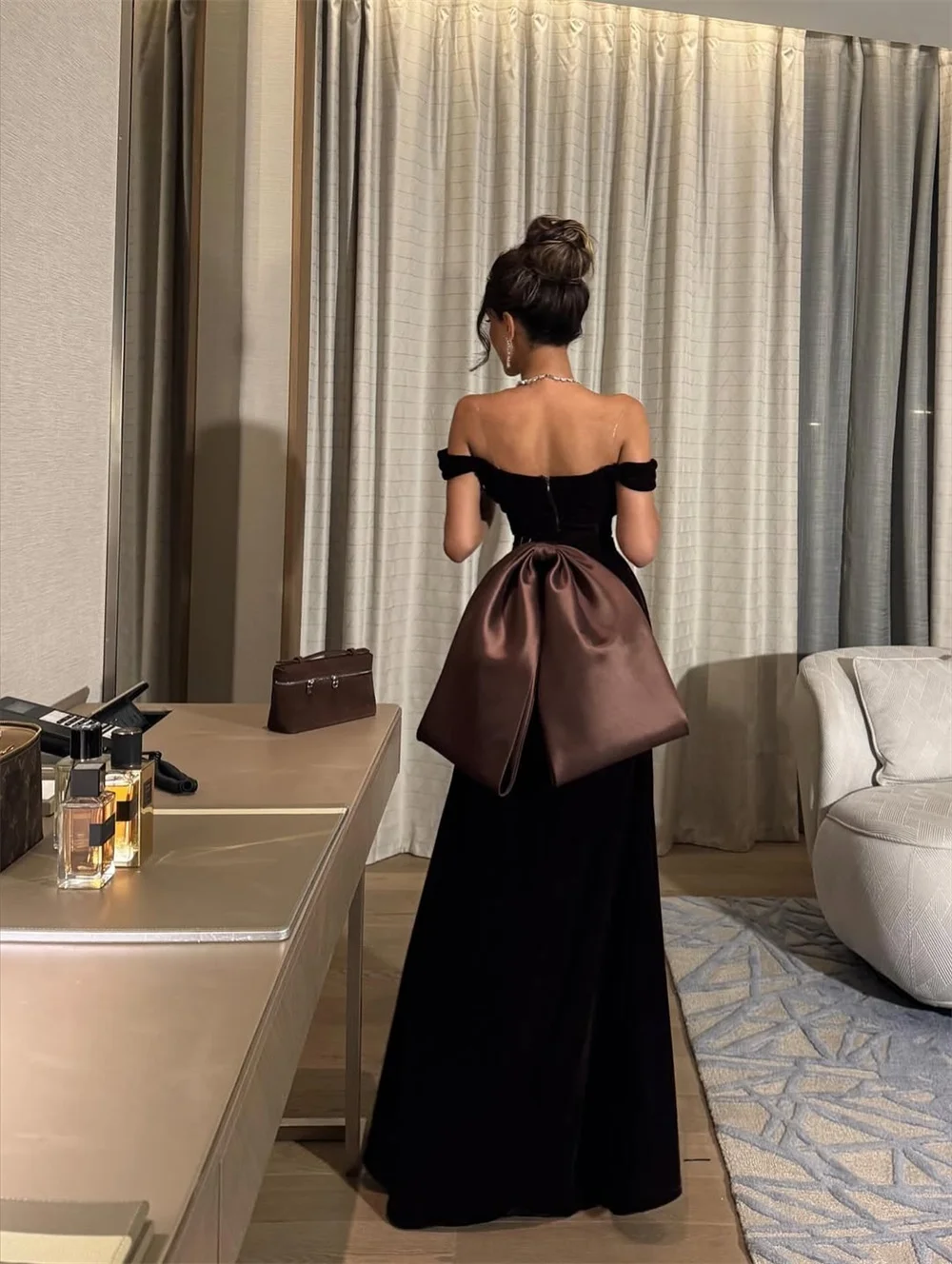 ชุดราตรีทรงเมอร์เมดแบบไร้สาย ดีไซน์หรูหรา เปิดไหล่ ประดับโบว์ ชุดออกงานพรอมสำหรับผู้หญิง สามารถสั่งตัดได้ ชุดคลาสสิกสำหรับงานปาร์ตี้ รุ่นใหม่ 2025