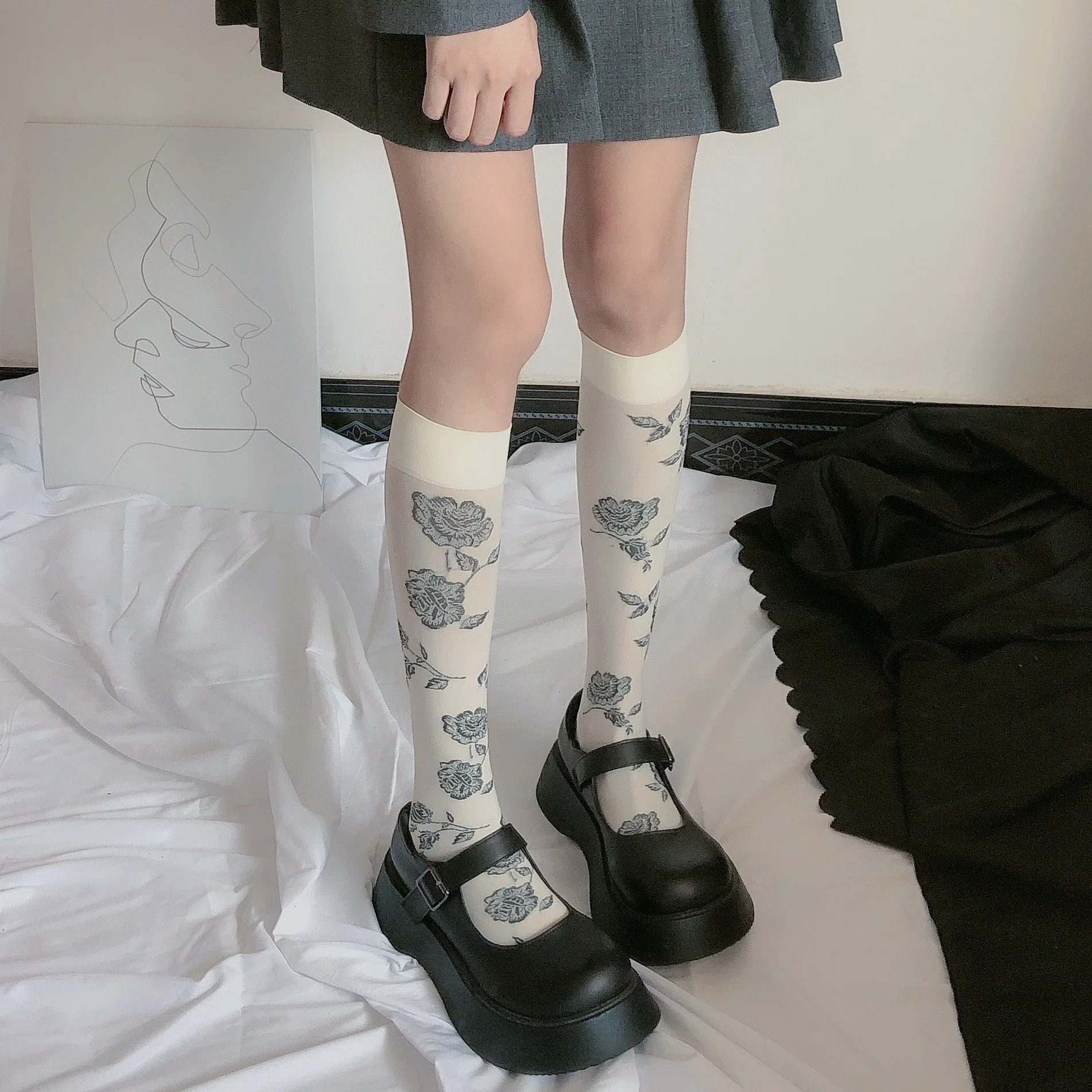 Medias de estilo japonés para mujer, calcetines largos Vintage con flores rosas, calcetines elásticos hasta la rodilla, medias JK Lolita para niñas, medias altas hasta el muslo