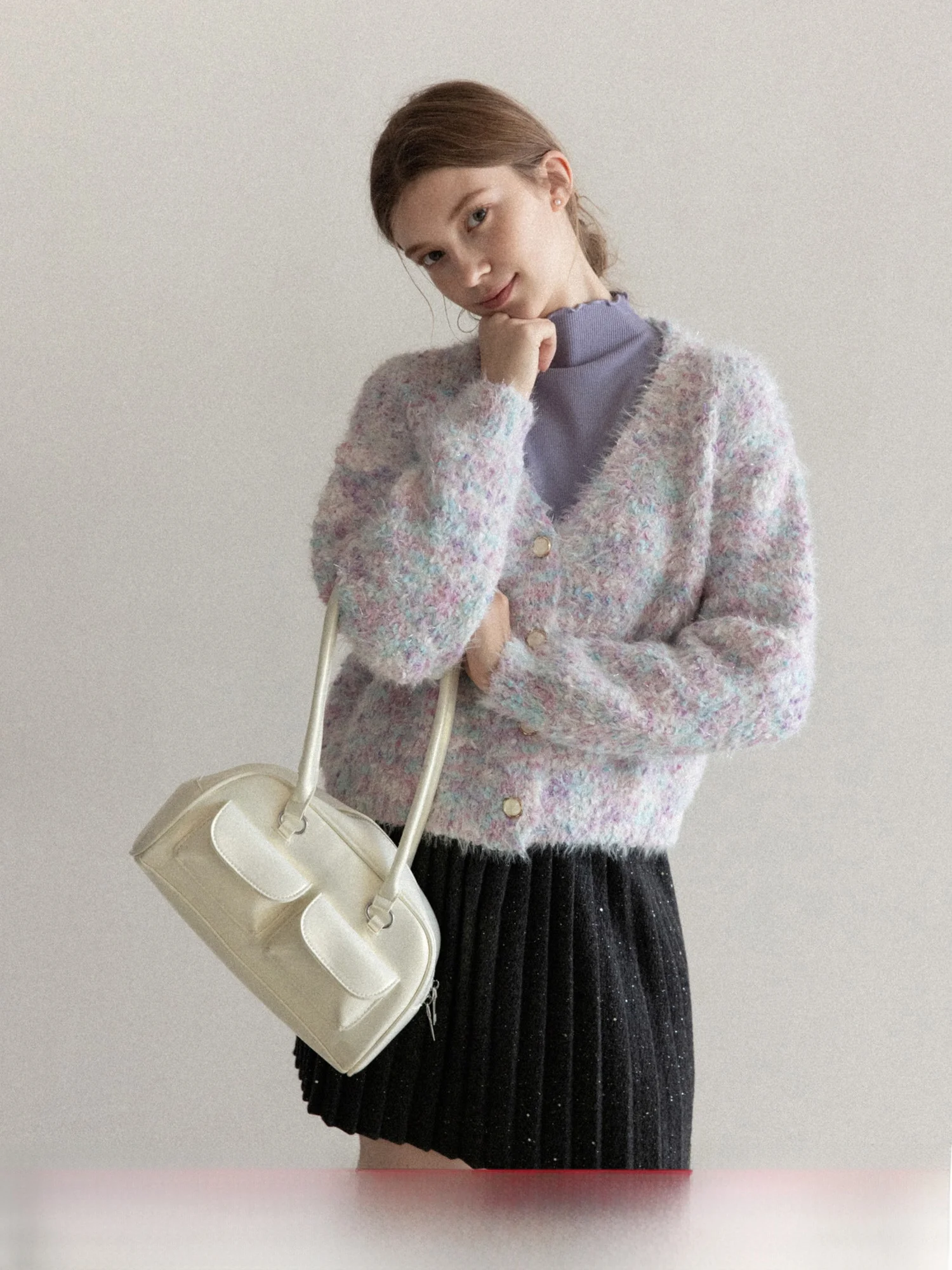 

Мягкий вязаный свитер-кардиган с V-образным вырезом, утепленный, женский, свободный крой, стройнящий силуэт, зимняя повседневная верхняя одежда, однотонный, из нейлоновой ткани