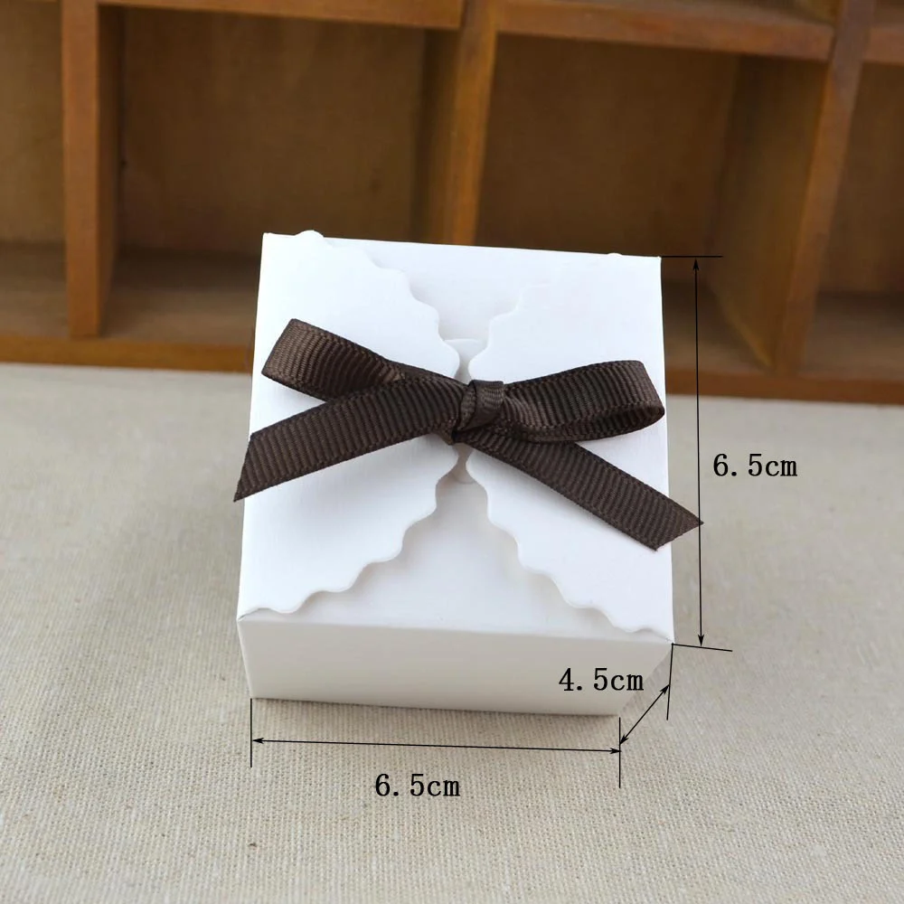 10/20/30Pcs Wave Kraft Paper Box z wstążkami i metkami na ślub Baby Shower Candy Box prezent materiały urodzinowe