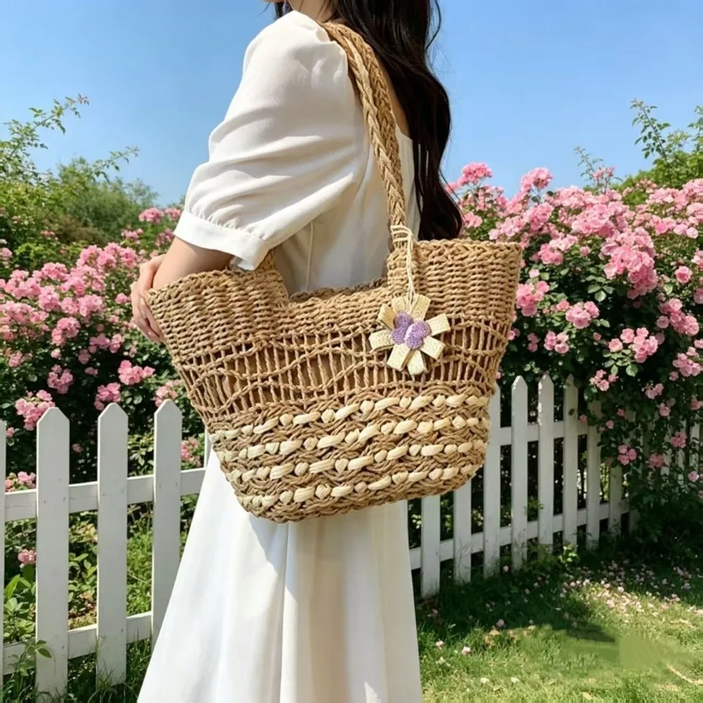 

Large Capacity Straw Woven Bag Versatile Design Woven Texture Shoulder Beach Bag Eco-Friendly Straw Material Handwoven Bag