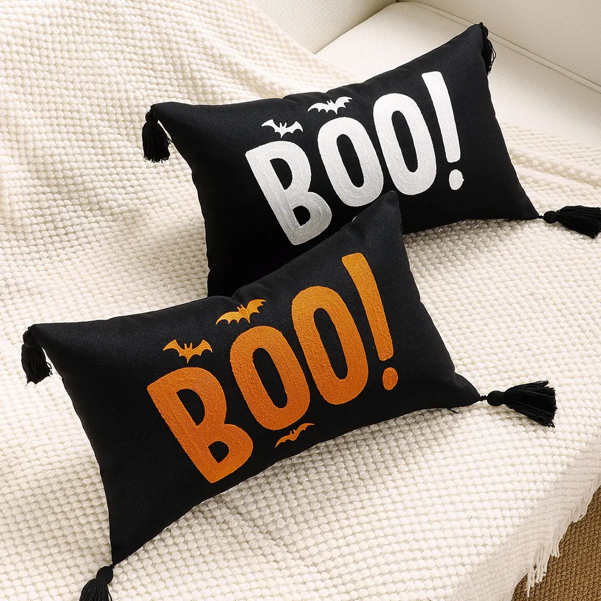 Coussin de dossier en peluche super doux et confortable avec broderie chauve-souris Halloween BOO pour canapé-lit