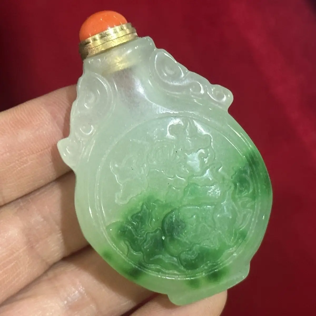 Relief-Carved Dynasty Snuff Bottle Yang Green Floating Flowers Jadeite