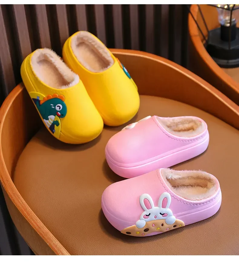 Baby-Baumwollpantoffeln für Herbst und Winter zu Hause, wasserdicht und plüschig, modisch und niedlich für Jungen und Mädchen. – Detail 7