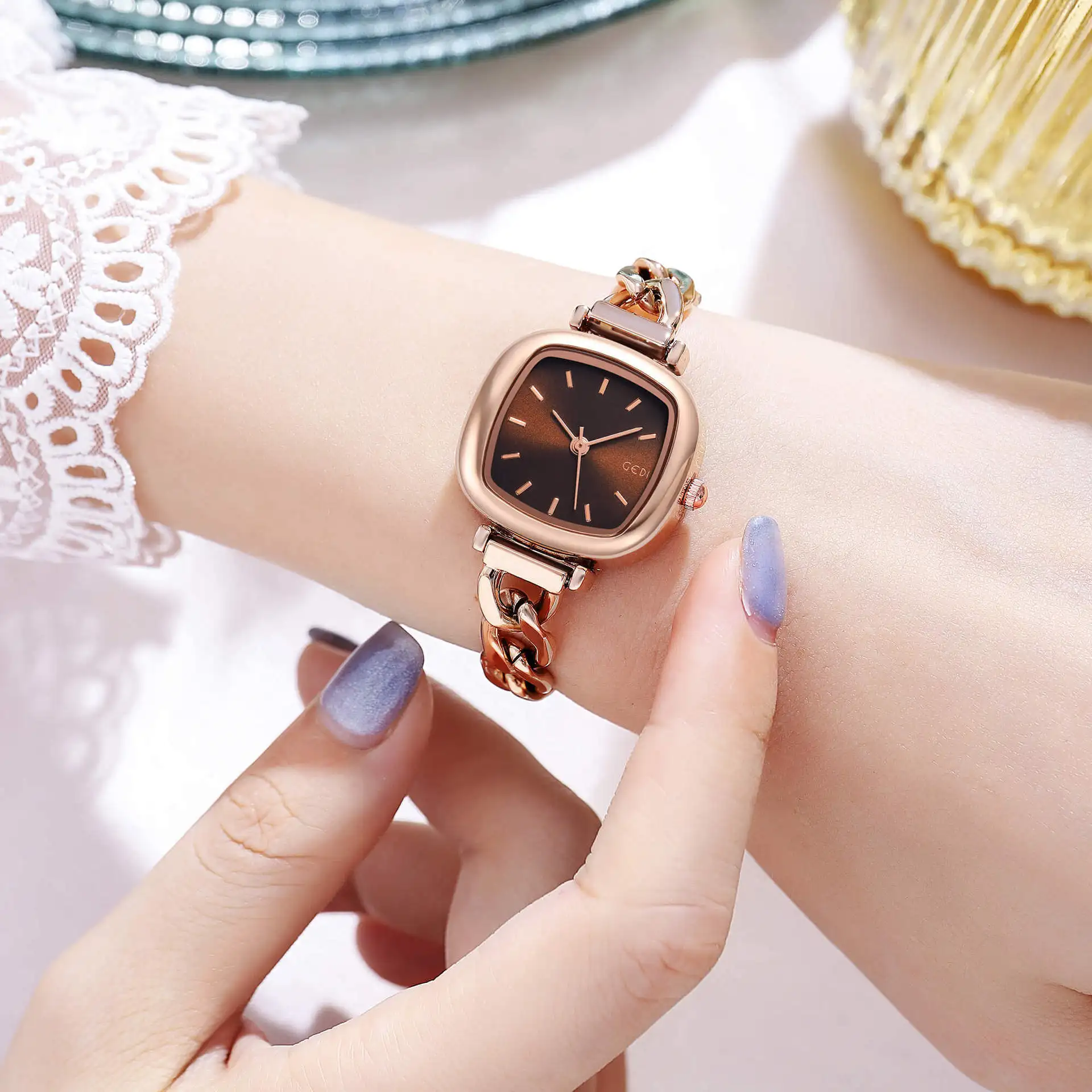 YFY niche high-end bracelet watch versatile alloy watch women's waterproof quartz watch
