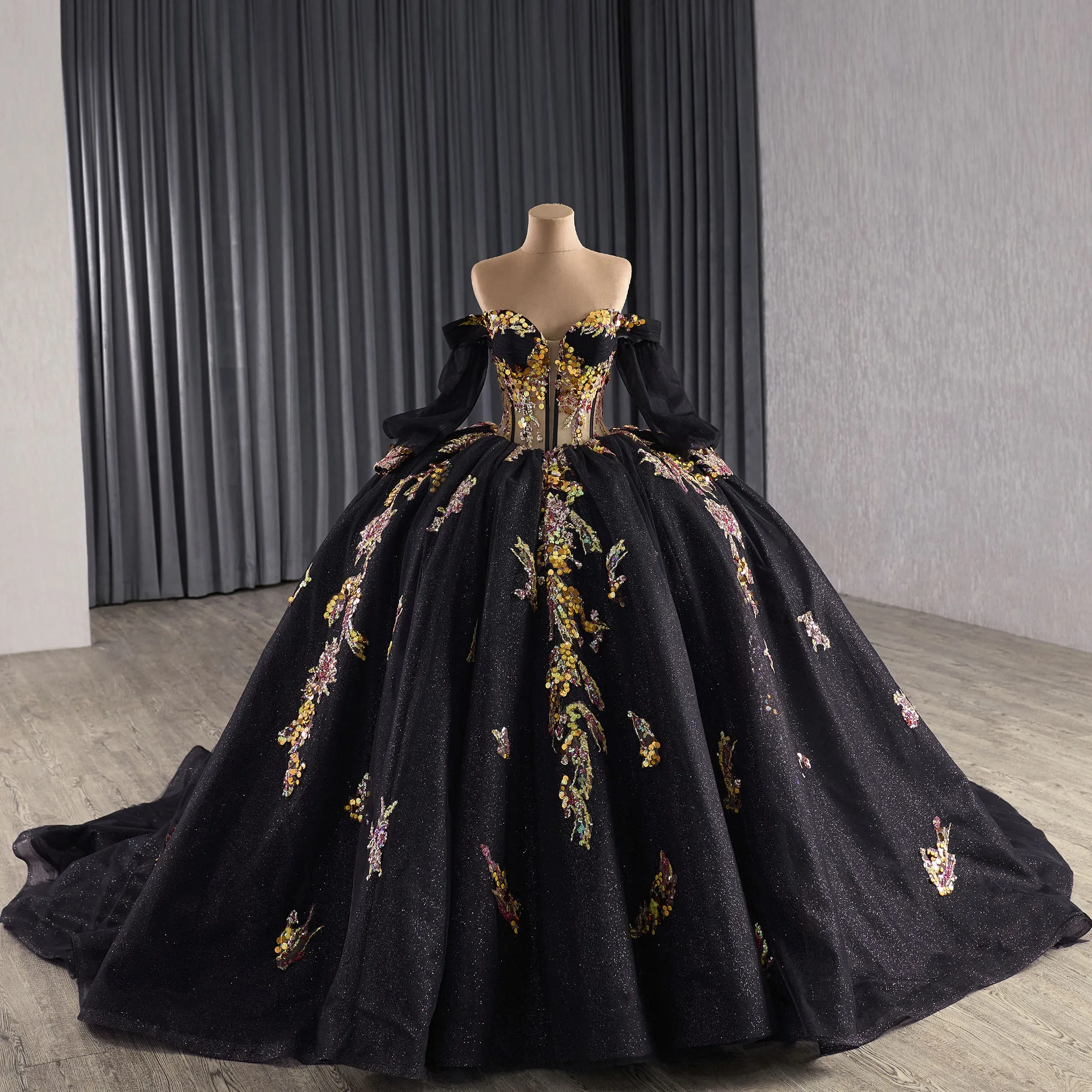 

Черное пышное платье Quinceanera Rosymae с открытыми плечами и съемными длинными рукавами, прозрачный лиф с золотыми пайетками для женщин