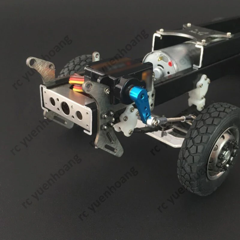 1 Para wsporników skośnych kabiny do modelu ciągnika siodłowego w skali 1/24, wykonanych z wytrzymałego stopu, imitujące statyczne elementy zmienialne w dynamiczne, modyfikowane części.
