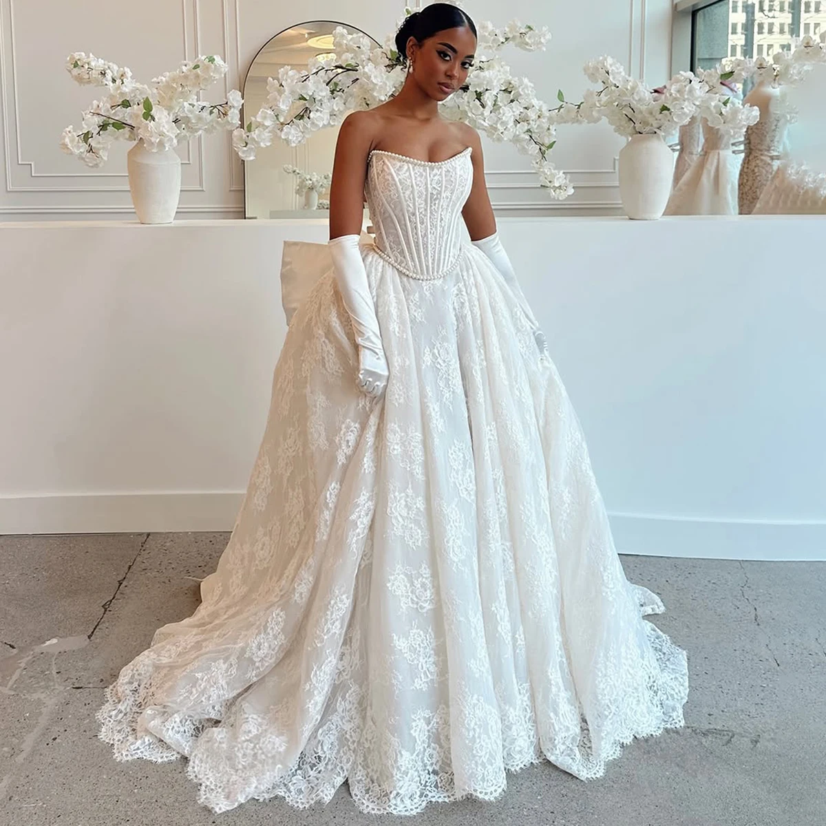 

Luxury Lace Strapless Wedding Dresses For Women 2025 Long Pearl Pleated Ball Gown Vestidos Novia Backless Bridal Gown For Bride