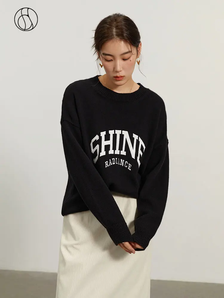 

DUSHU Women's American Letter Printing Round Neck Vintage Sweater Winter 2022 New Fashion Top Black Grey Women Sweaters