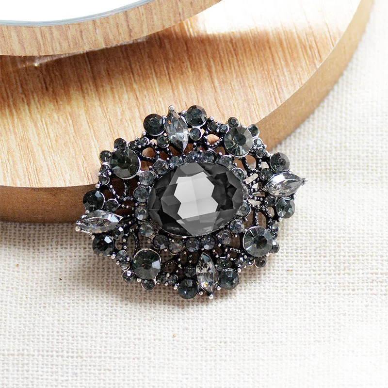 Heavy Industry Luxury Exquisite Temperament Black Rhinestone High Grade Stone Baroque Retro Palace Style Gorgeous Brooch