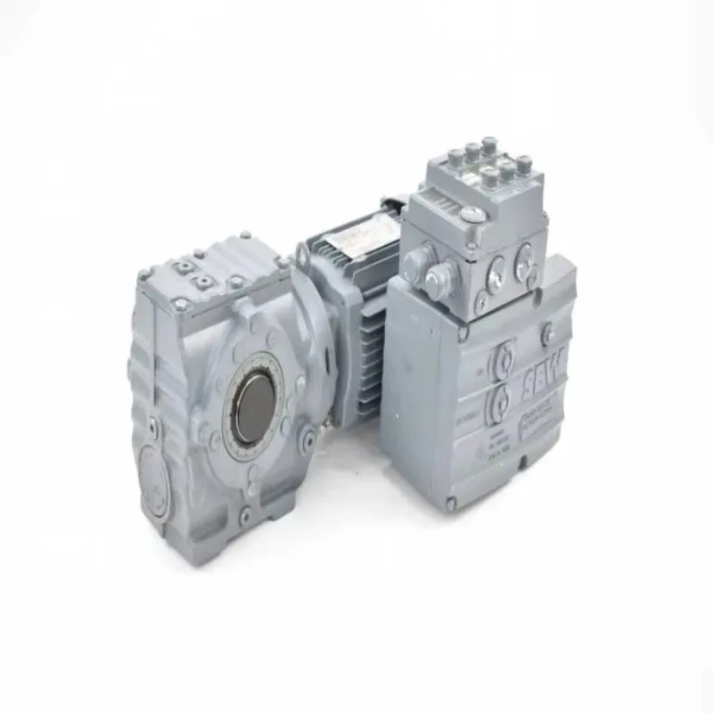 

Программируемый логический контроллер (ПЛК) с редукторным двигателем SA47 DRS71M4MM05MO, инвертор MM05D-503-00