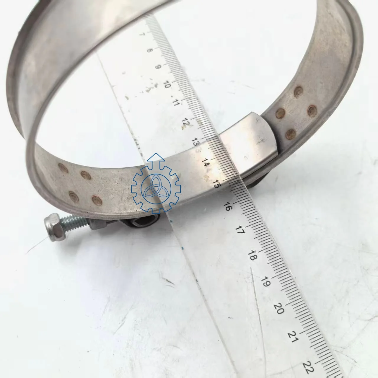 مشابك خرطوم الرادياتير مناسبة لشاحنات فولفو OE 1660320 1660379