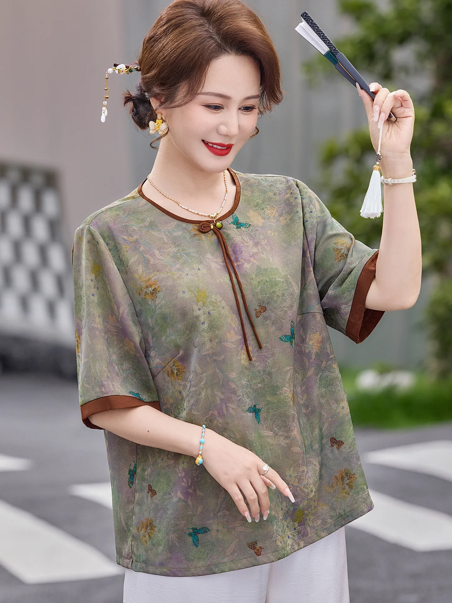 

plus Size Summer T-Shirt for Older Women 2026 New Arrival Xiangyun Silk Short Sleeve Breathable Lightweight Easy to Clean