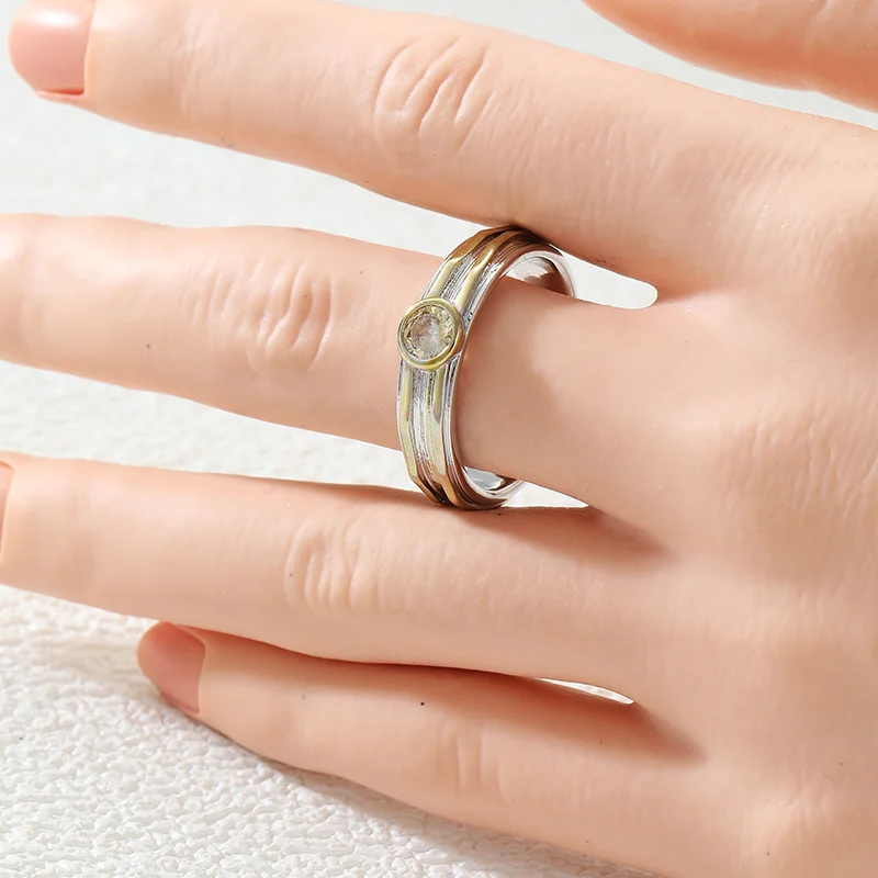 Luxury And Minimalist Style Dual Tone Layered Ring Inlay Sparkling Synthetic Zircon Ring Women's Fashion Exquisite Jewelry