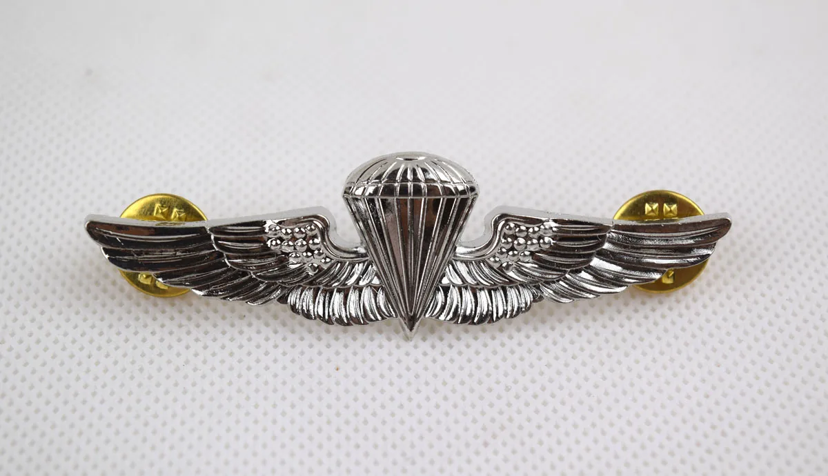 

US parachute parachutist landings wings metal badge silver