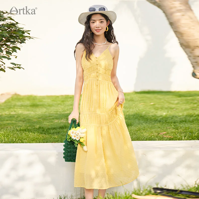 

ARTKA 2023 Summer New Women Dress French Elegant V-Neck High Waist Sleeveless Dresses Spaghetti Strap Long Dress Female LA92331X