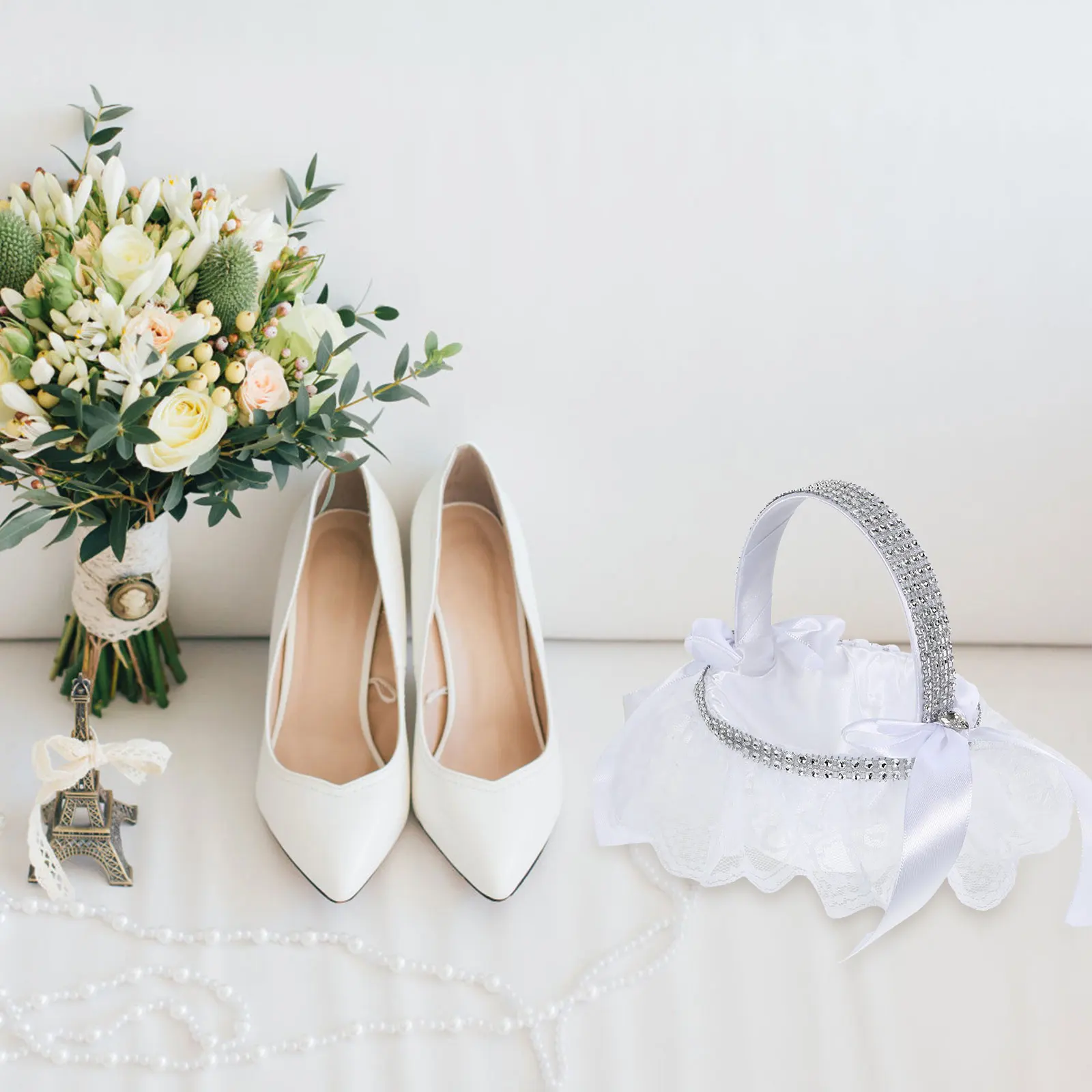 

Lace Wedding Flower Basket Decoration Rustic Tiny Bridal Bridesmaid Ceremony Girl Scatter Petals Elegant Hold Candy Gift Novelty