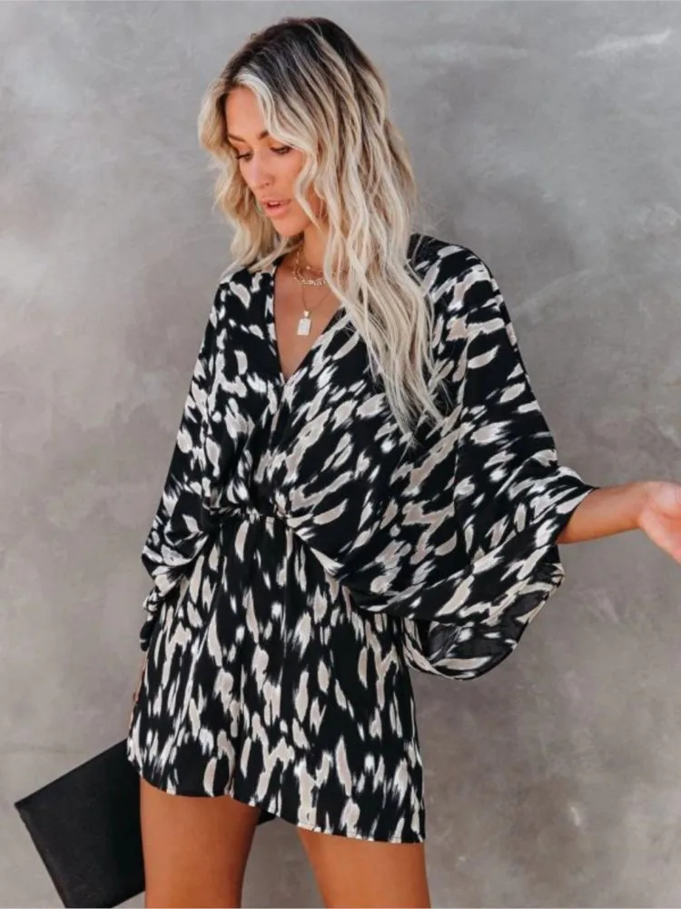 

Women's Fashion V-neck Loose Jumpsuits Summer New Fashion Print Backless Lace Up Short Sleeved Jumpsuit Ladies Party Playsuit