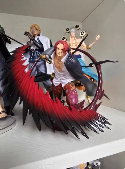 

【Оригинал】BANDAI Ichiban Kuji One Piece Lineage of Craftsmen Supreme Power B Reward Shanks God Avoidance Модель игрушки