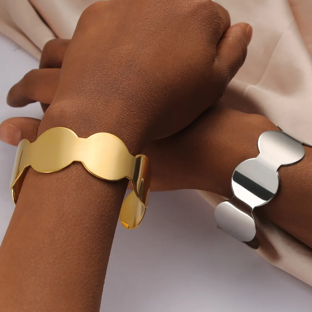 

DIY accessories Spring and summer open wide face open bracelet 18K gold stainless steel cross-border personalized punk wind smoo