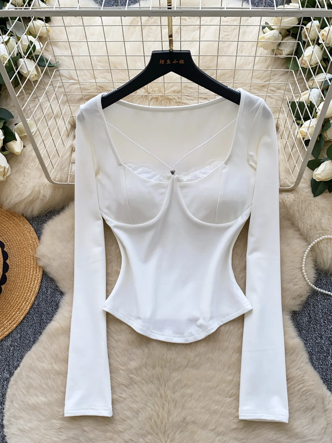 

Pure Desire Spicy Girl Кружевная лоскутная футболка с сердечком Long Sve Женская осенне-зимняя дизайнерская футболка Sense с накладкой на грудь Base irt