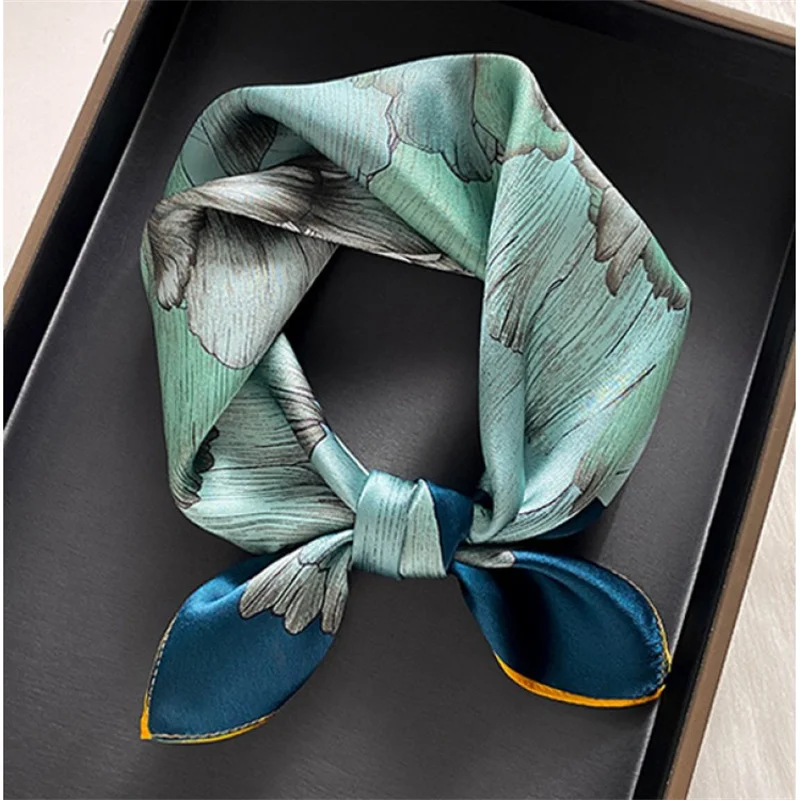 70*70cm Luxury Brand Designer Silk Square Scarf for Women Satin Shawls Scarves Hjiab Bandana Hair Band Wrist Fashion 2023