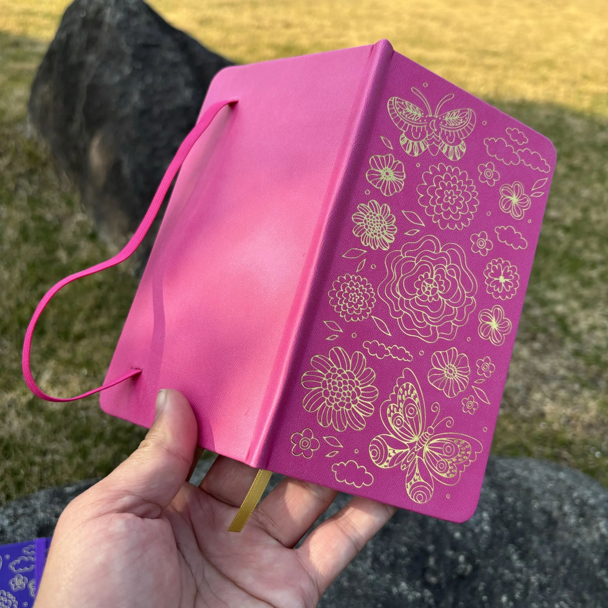 BUKE Bujo B6 Dotted Journal Dot Grid-Notizbuch, Taschenformat und 180 g/m2 Bambuspapier, 80 Seiten mit Schmetterling und Blüte – Detail 5