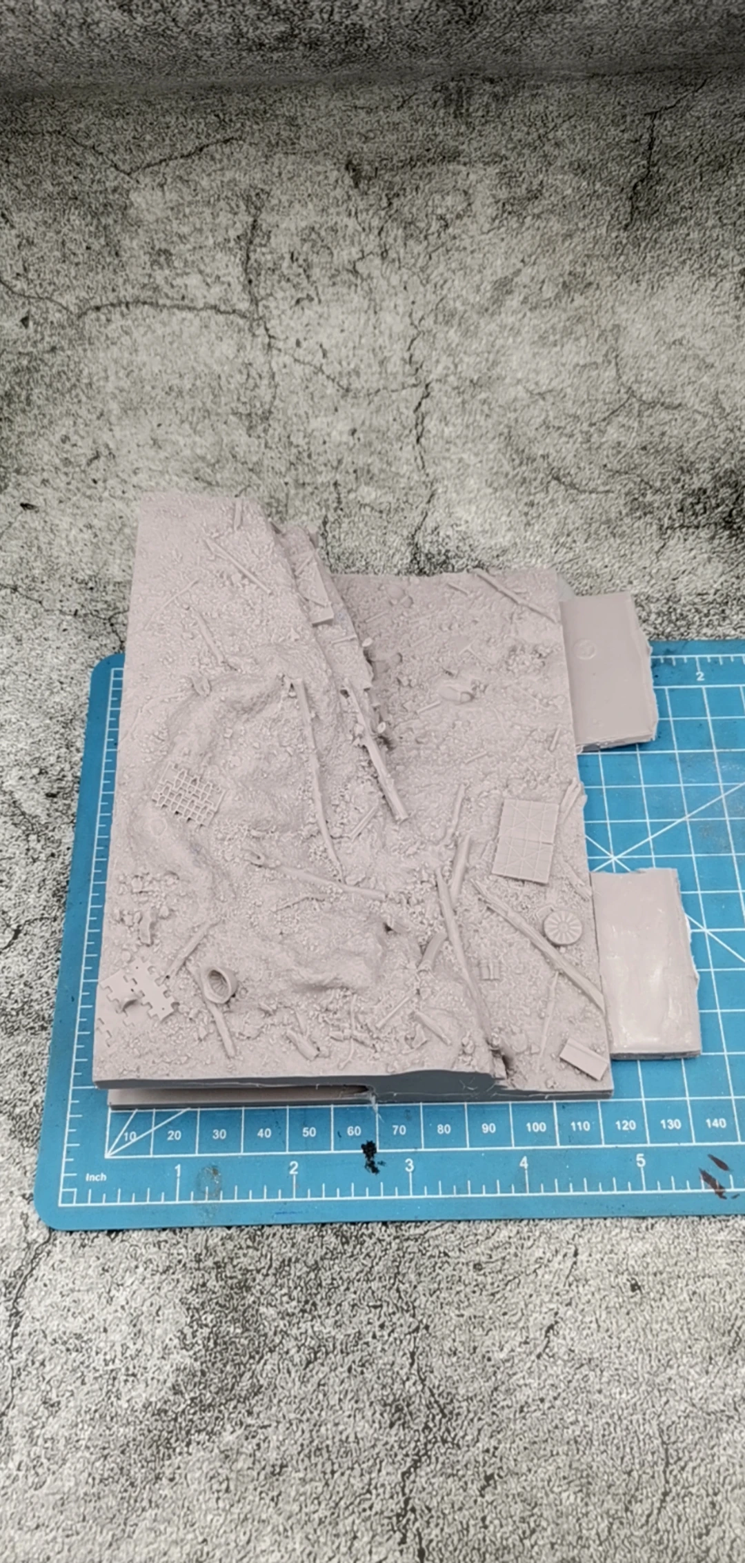 1/35 Scale Die Cast Resin Figure Model Assembly Kit Soldiers 3 (Including Extra Large Platform) Need To Assemble