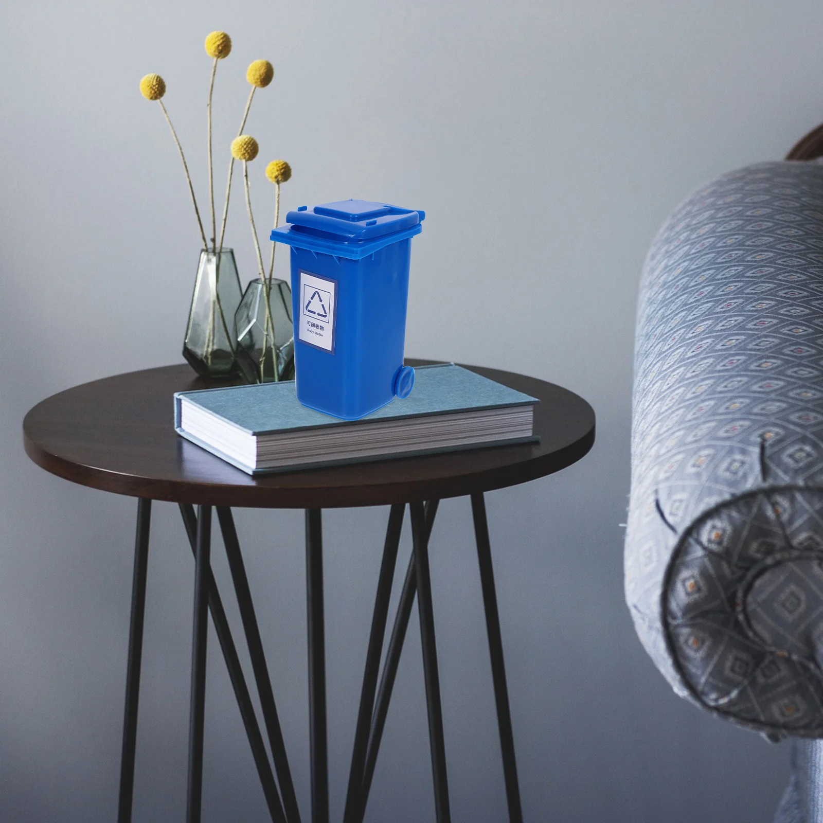 

Компактное настольное ведро для мусора из полипропилена, маленькое покрытое мусорное ведро, многофункциональный держатель для ручек для стола, офиса, дома, милая миниатюра