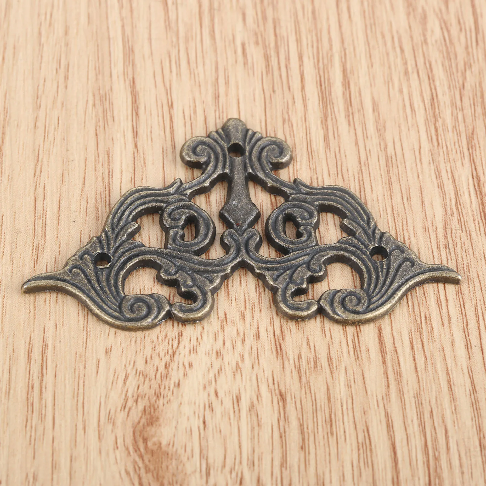 4pcs 62*35mm Antique Bronze Corner Decorative Protectors Corner Brackets For Menus Photo Frame Furniture Decorative Protector