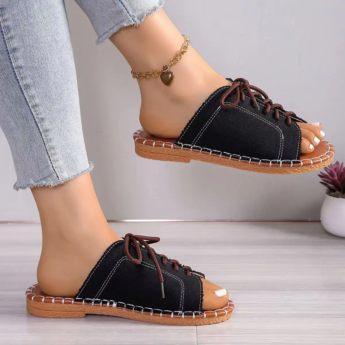 2026 Fashionable canvas flip-flops with unique design laced closure flat sole comfortable and casual suitable for shopping 36-43