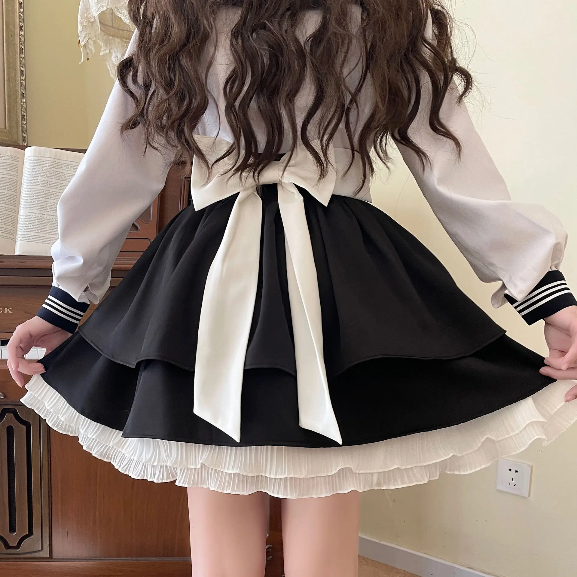 Japanse Gothic Schattige Uitlopende Rok Lief Meisje Zwarte Riem Stiksel Hoge Taille Een Woord Korte Elegante Schooljurk Gothic Rok