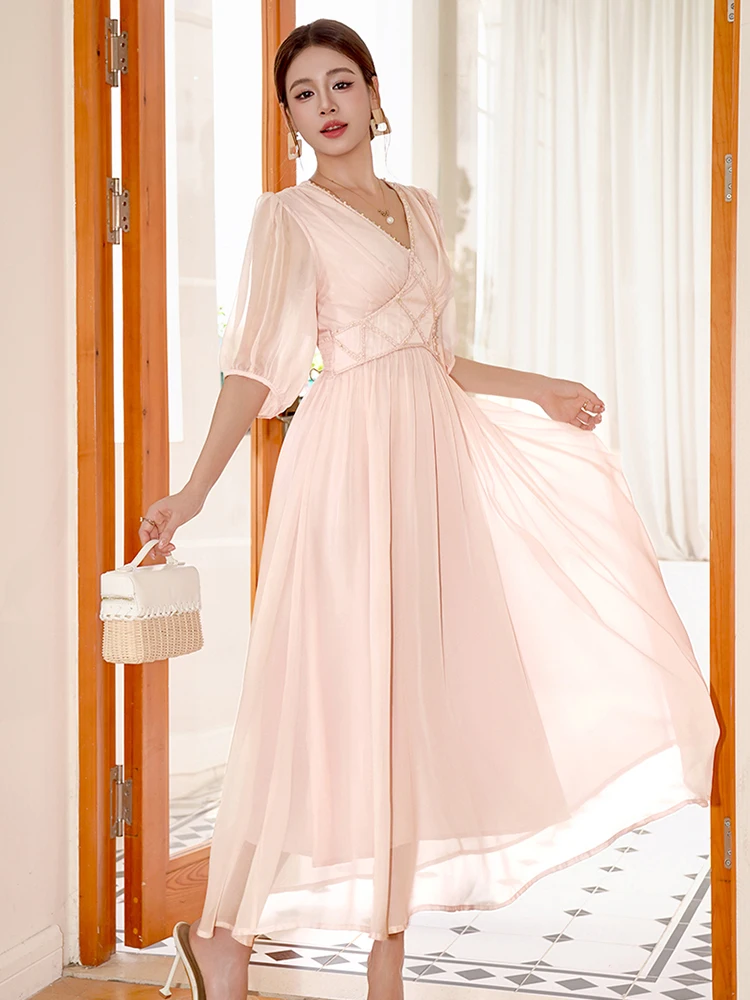 ชุดเดรสผู้หญิงผ้าชีฟองสีชมพู คอวี ทรงคอร์เซ็ท ความยาวปานกลาง ทรงเอไลน์  หรูหรา แฟชั่นสำหรับสุภาพสตรี  งานปาร์ตี้ งานพรอม งานวันเกิด ชุดลำลองสำหรับฤดูร้อน