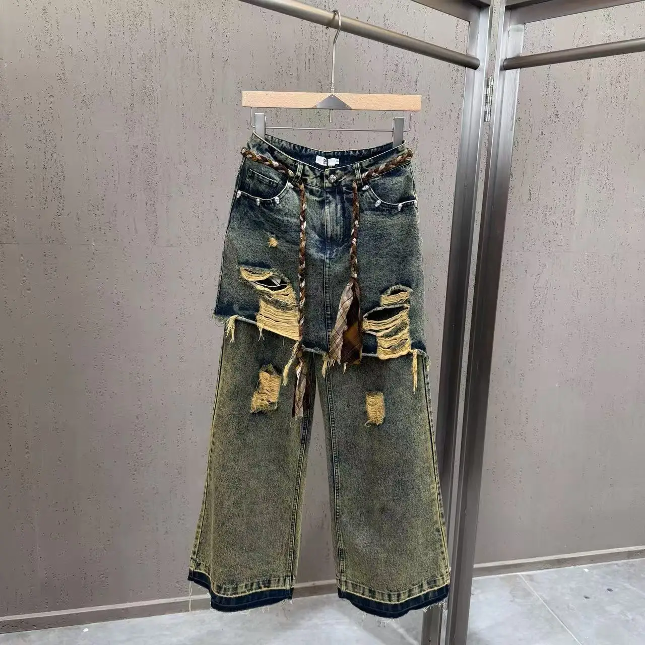 

2026 Spring/summer New American Retro Distressed Jeans: Relaxed Fit, Slimming Wide-leg Design with A Vintage, Worn-in Look Pants