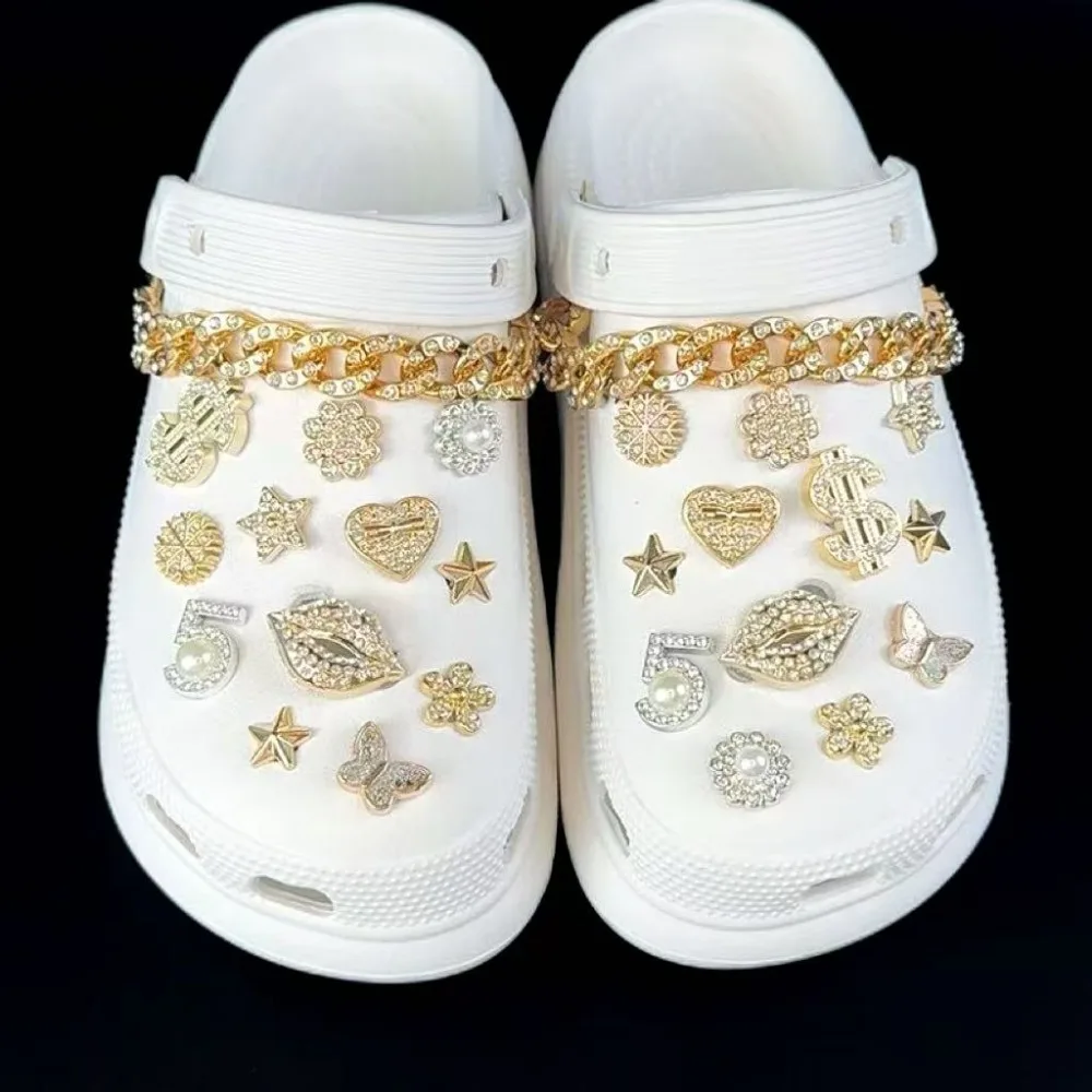 24/26PCS Schuh Charms Set Goldene Lippe Brief Schmetterling Pentagramm Kette Schuh Decorati Schnalle für Sandalen Clogs DIY Zubehör Geschenk