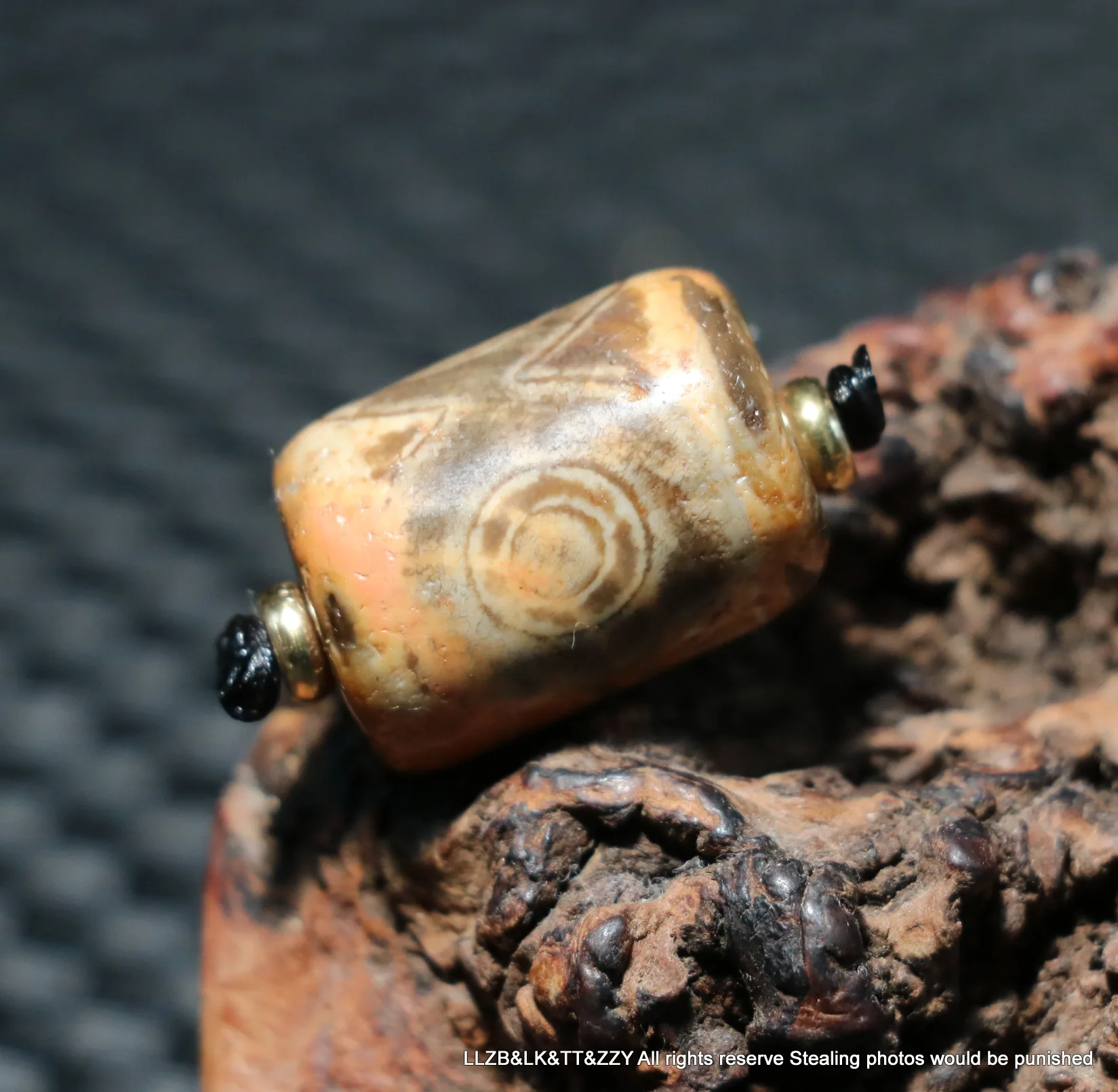 An Ultra Energy Magic Power Tibetan Old Agate Oily Sharp Tiger Tooth 3 Eyed Symbol dZi Bead Amulet LKbrother Talisman RPL1016A2