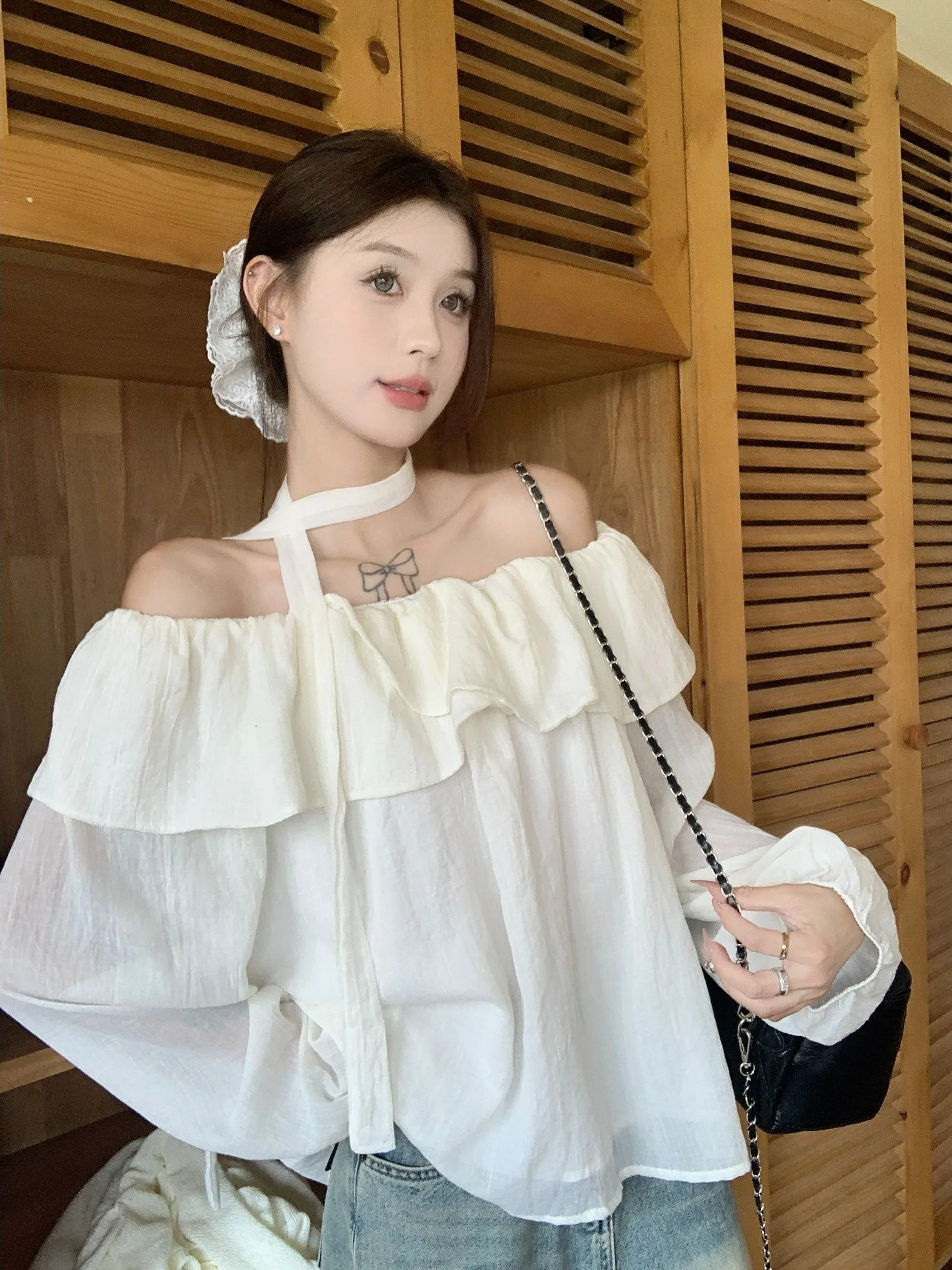 

Spring 2026 Women's Loose Long Sleeve Blouse with Ruffle Design Gentle Pure Color One-Shoulder Commute Style Korean Version