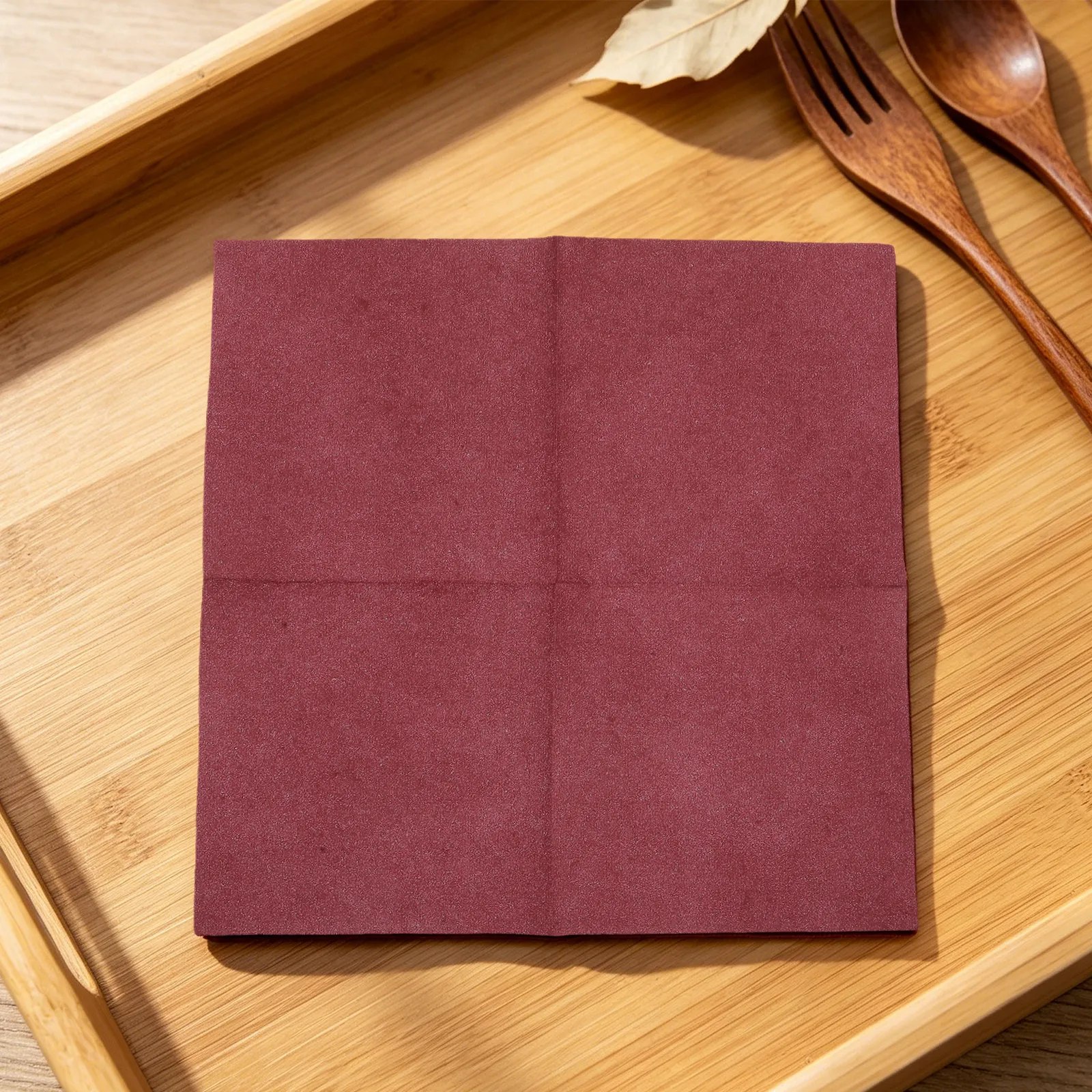 150-guardanapos-de-papel-vermelhos-descartaveis-macios-para-restaurantes-ocidentais-festas-bares-e-eventos-–-essenciais-para-uma-mesa-elegante
