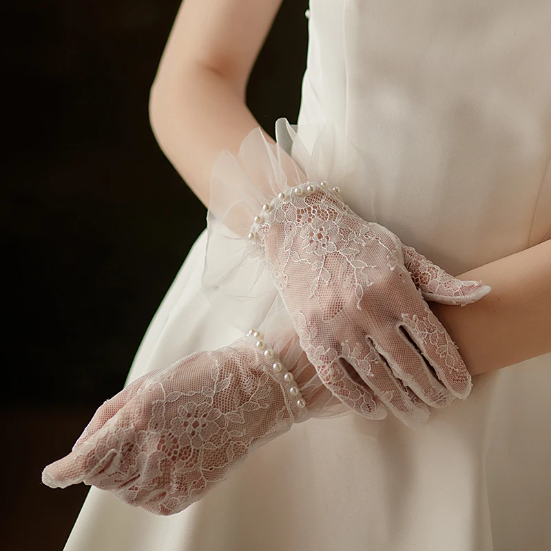 WG048 Exquisite Wedding Bridal Short White Lace Gloves Pearls Ruffle Edge Women Ladies Bride Bridesmaid Finger Wrist Handschuh