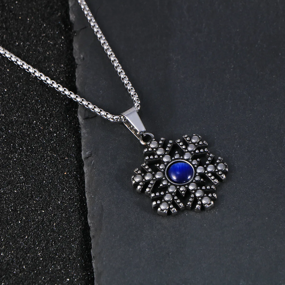 

Christmas creative jewelry, stainless steel snowflake necklace, inlaid snowflake pendant, pendant